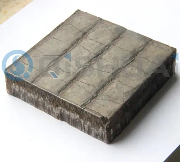 Lan-baldintzak oinarritzat hartuz, higadura-erresistentzia pertsonalizatzea: Shandong Qishuai higadura-erresistenteak gainazal bimetalikoko plaken soluzioak